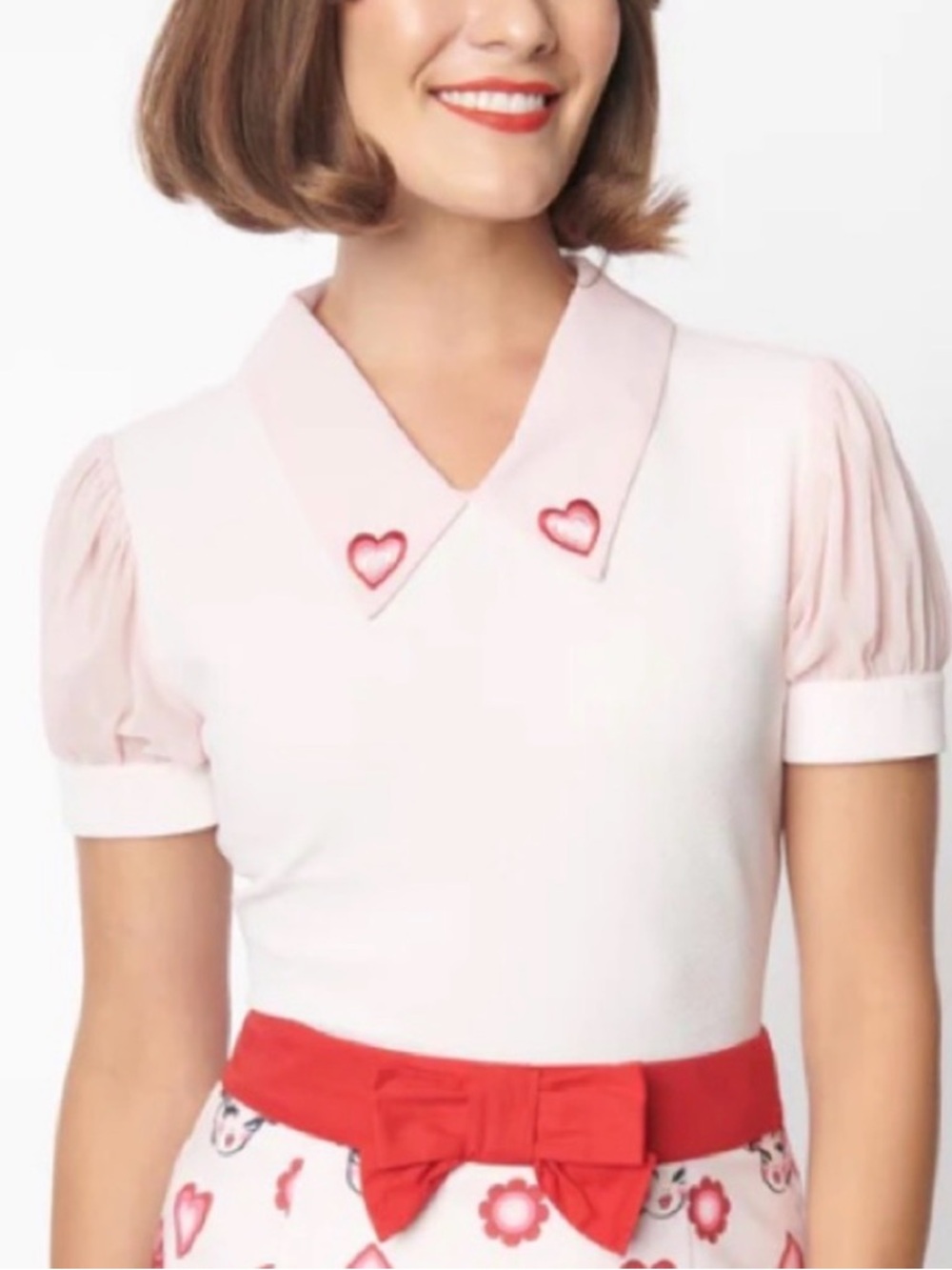 Smak Parlour Women's Light Pink Heart Collar Short Sleeve Top